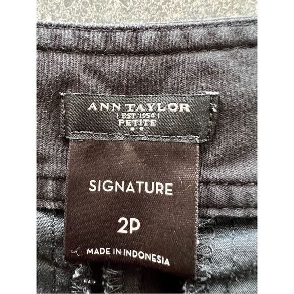 Ann Taylor black shorts size 2P - Picture 7 of 8